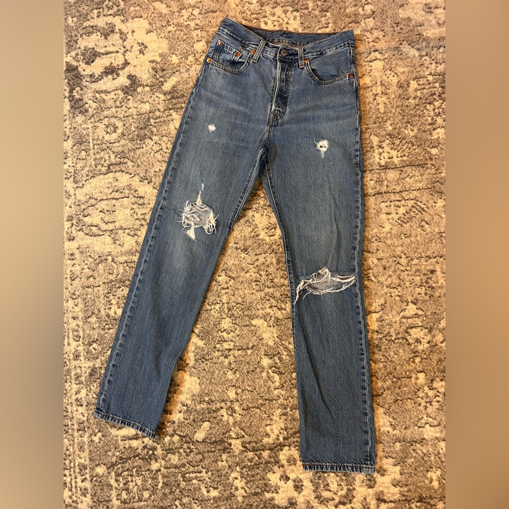 Women’s Levi jeans